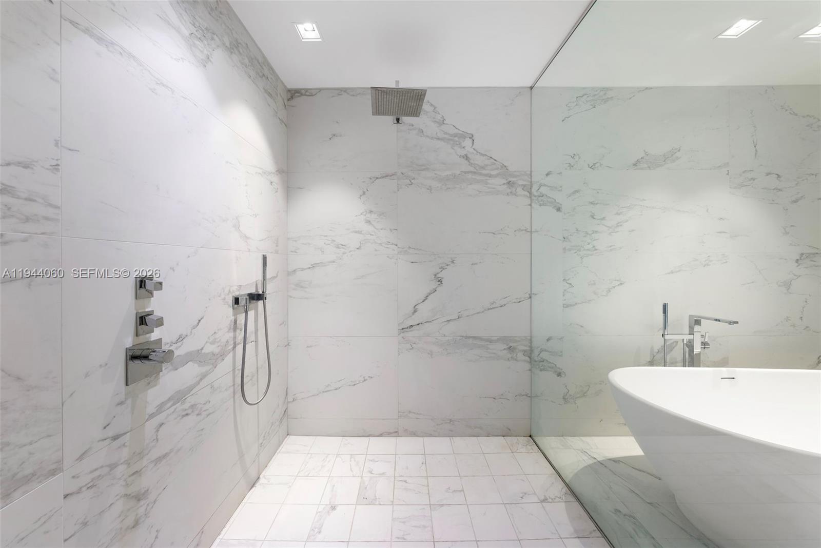 ONE THOUSAND MUSEUM CONDO - Residential