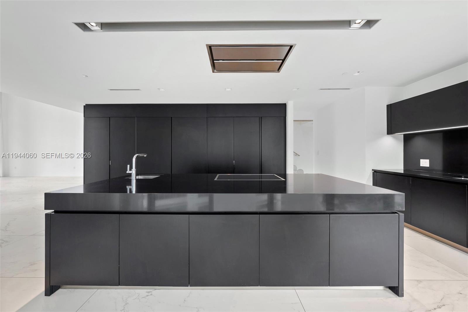 ONE THOUSAND MUSEUM CONDO - Residential