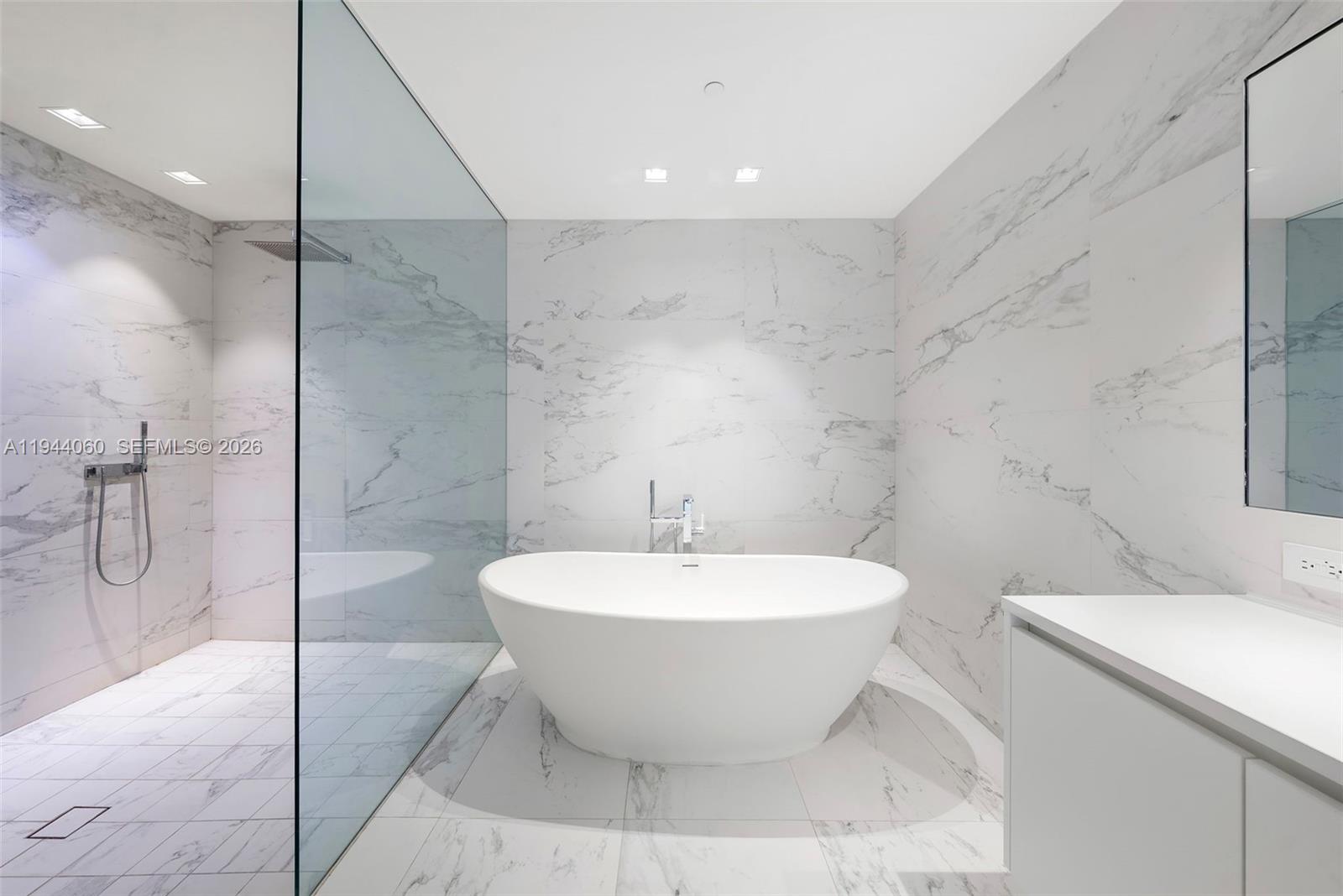 ONE THOUSAND MUSEUM CONDO - Residential