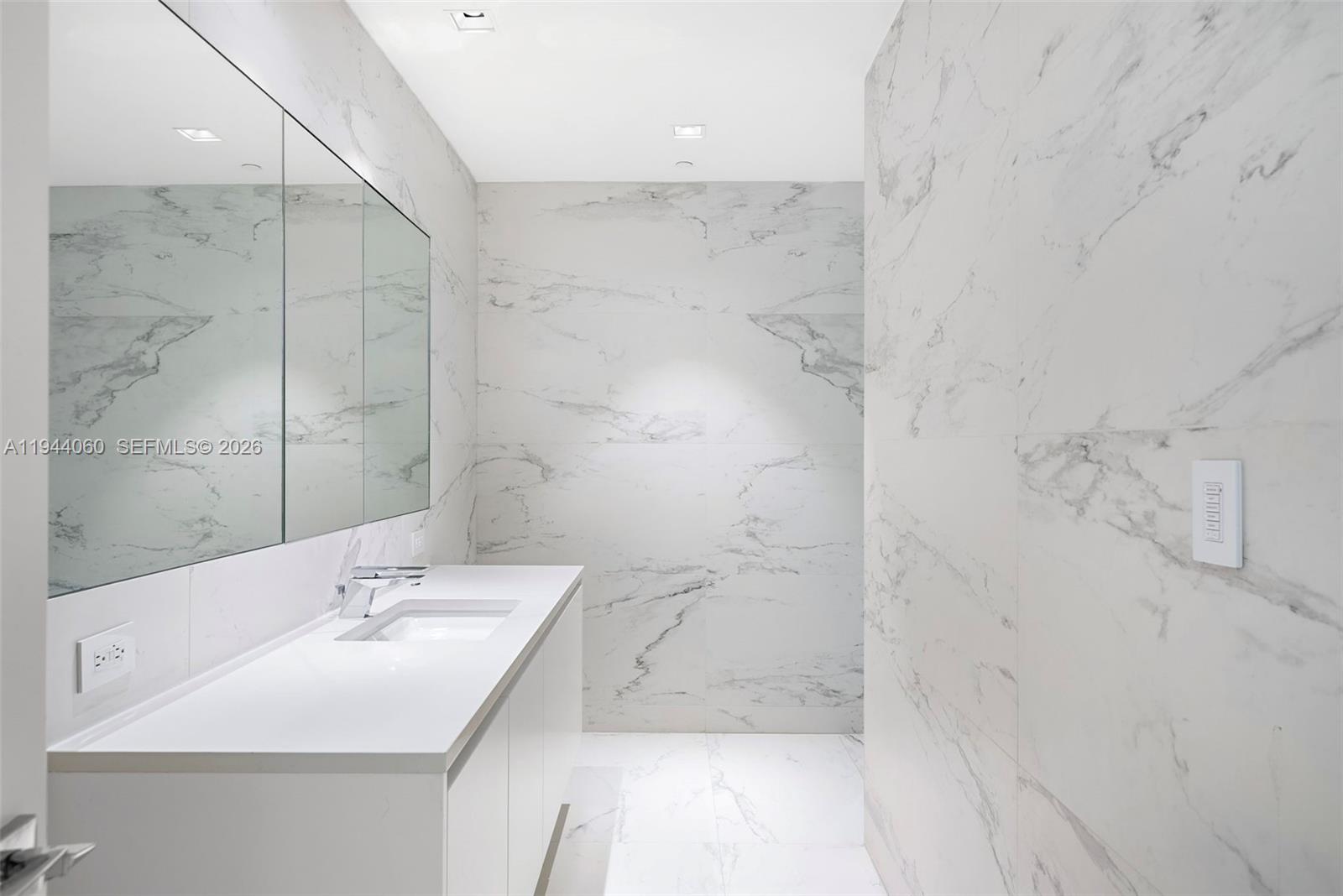 ONE THOUSAND MUSEUM CONDO - Residential