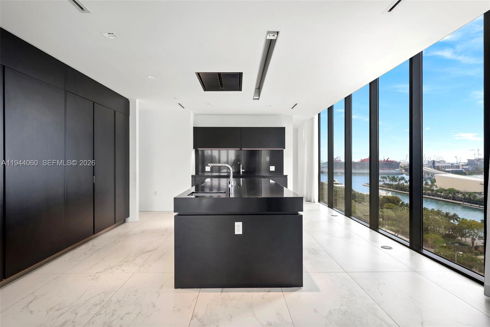 ONE THOUSAND MUSEUM CONDO - Residential