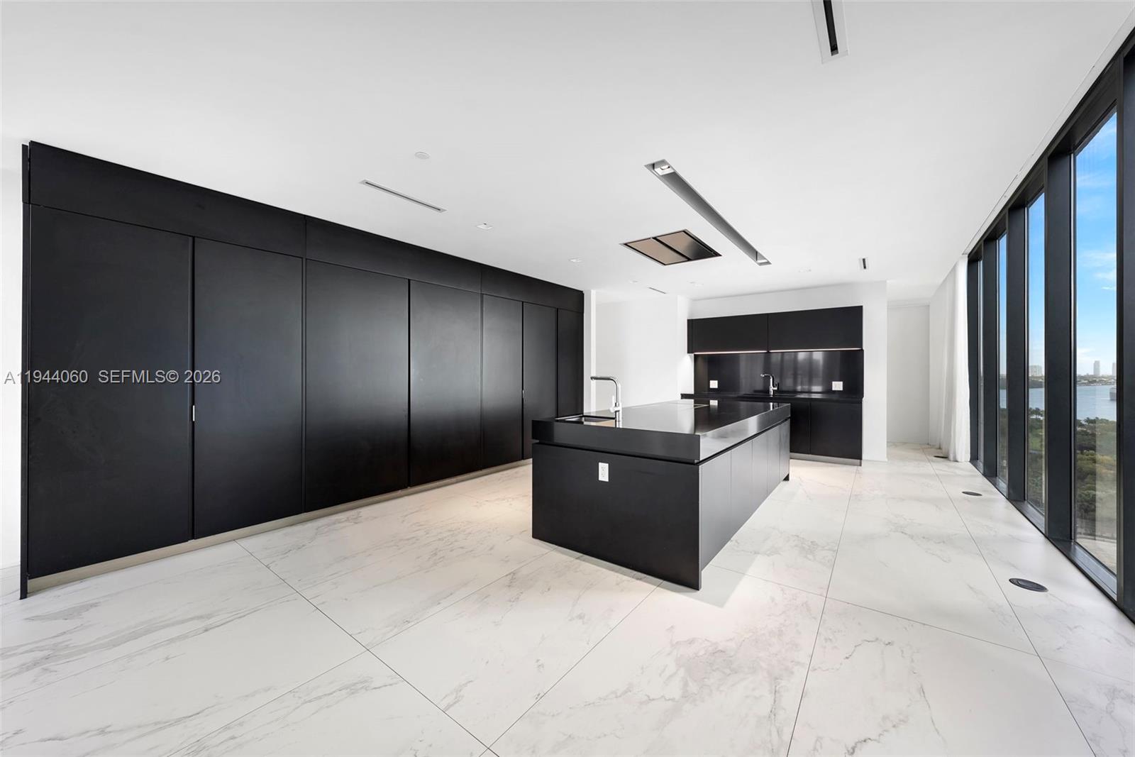 ONE THOUSAND MUSEUM CONDO - Residential