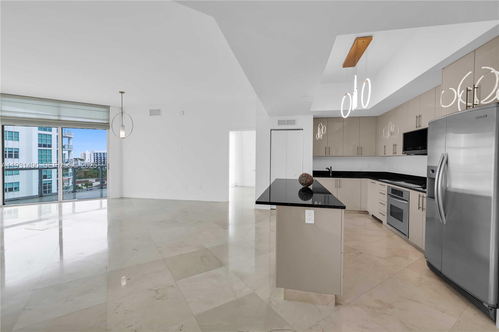 3131 NE 188th St 2-1005