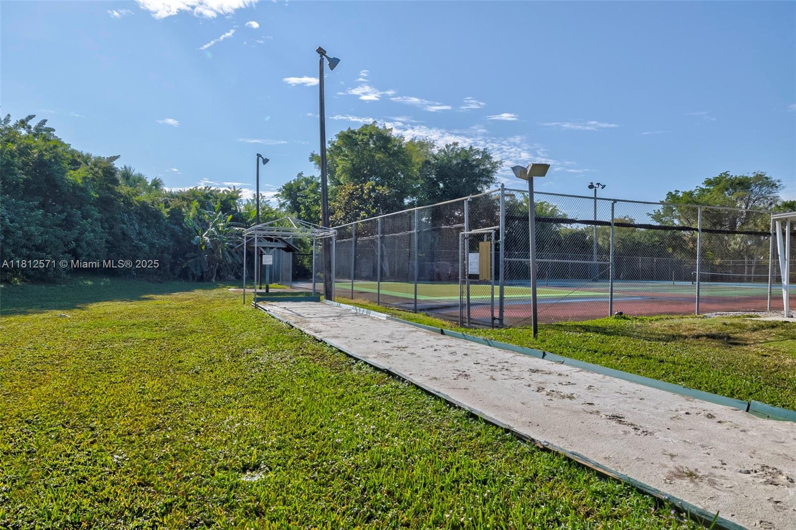 HOLIDAY SPRINGS VILLAGE 1 - Residential