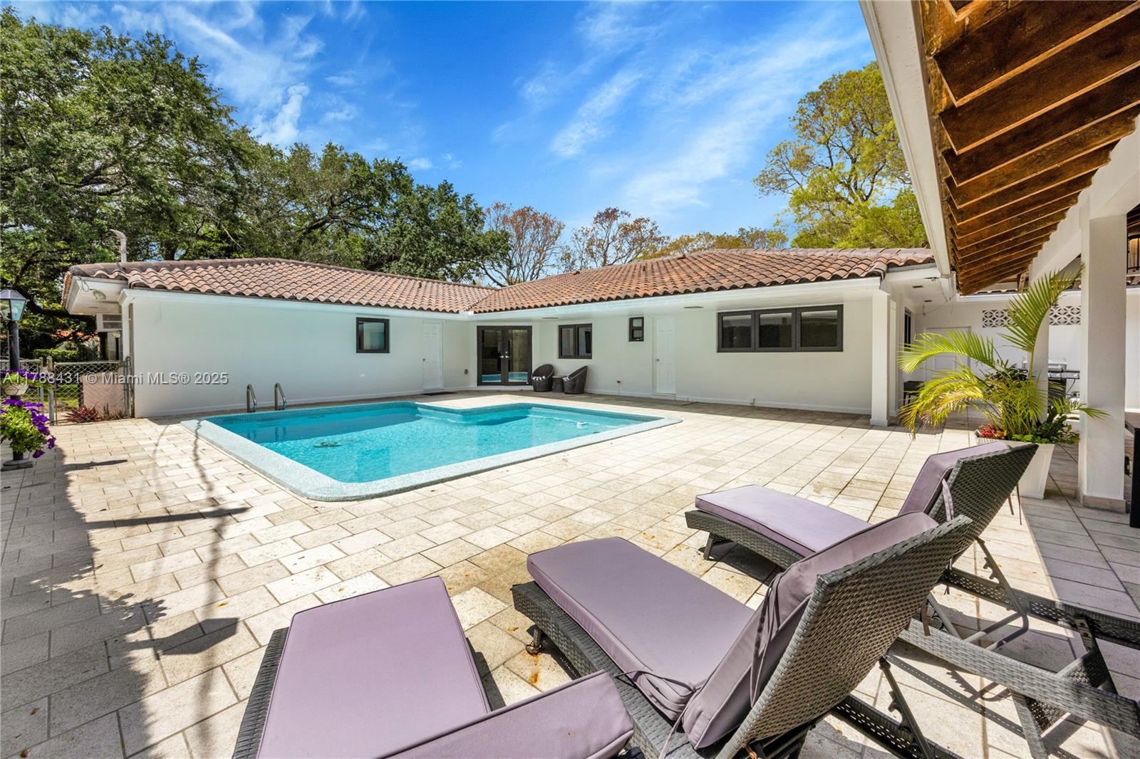 CORAL GABLES SEC E - Residential