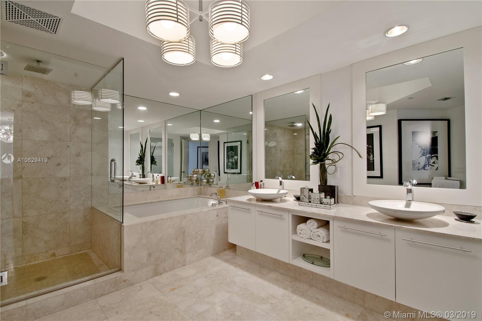 TRUMP HOLLYWOOD - Residential