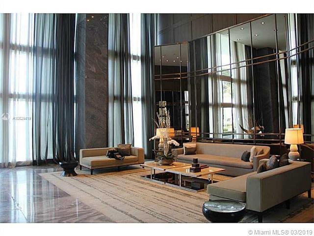 TRUMP HOLLYWOOD - Residential