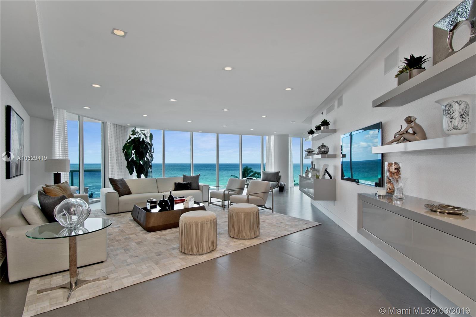 TRUMP HOLLYWOOD - Residential