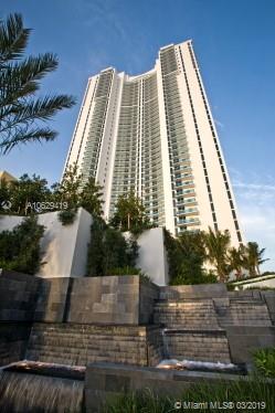 TRUMP HOLLYWOOD - Residential