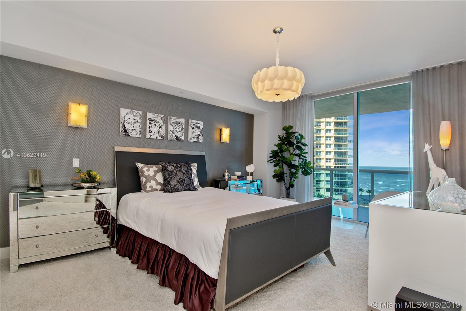 TRUMP HOLLYWOOD - Residential