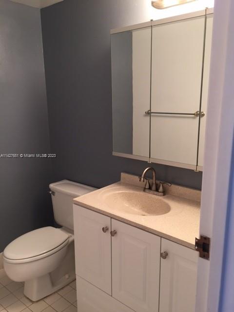 REEF SOUTH CONDO - Residential Lease