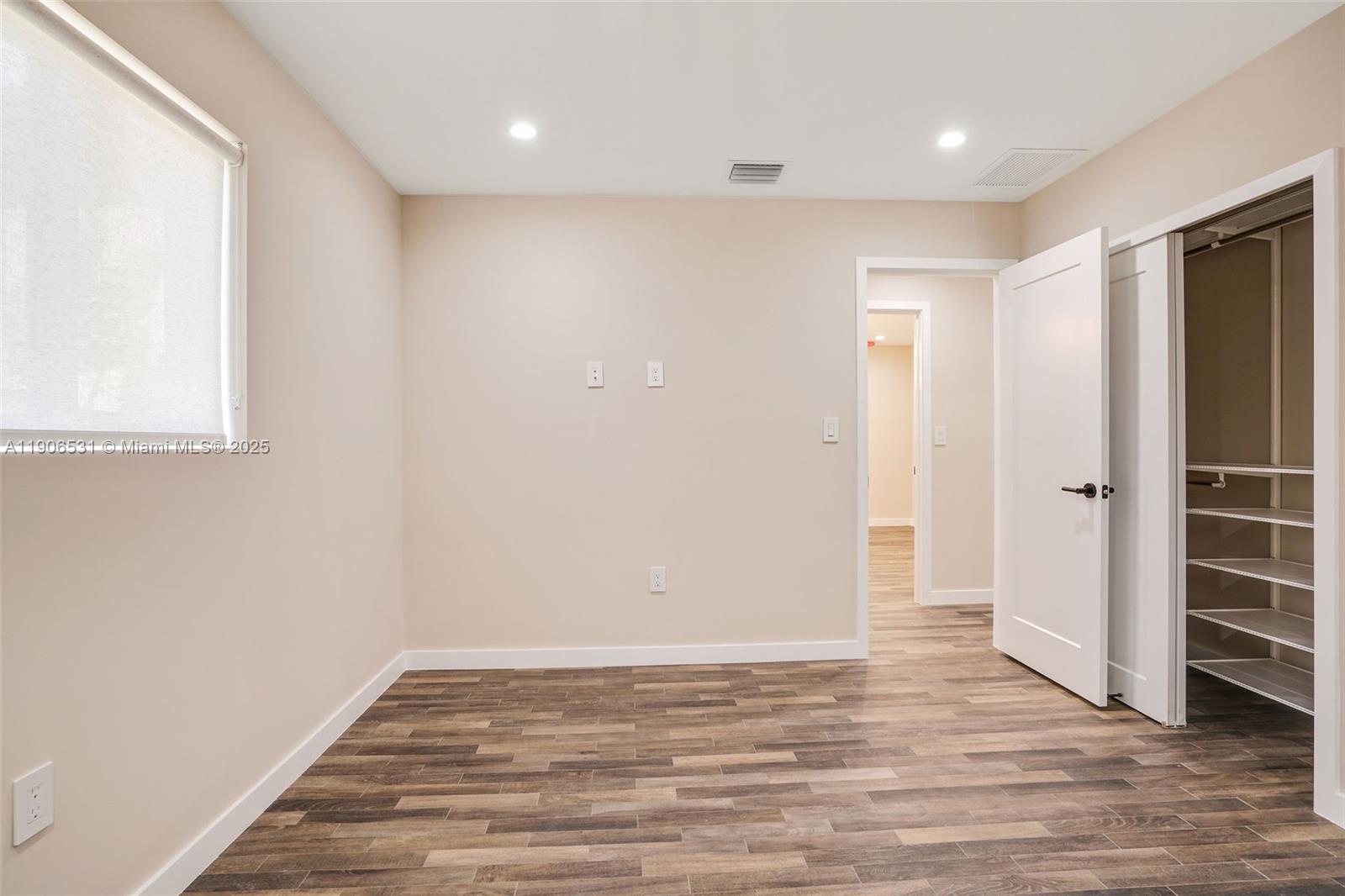 CHATEAU MANOR - Residential Lease