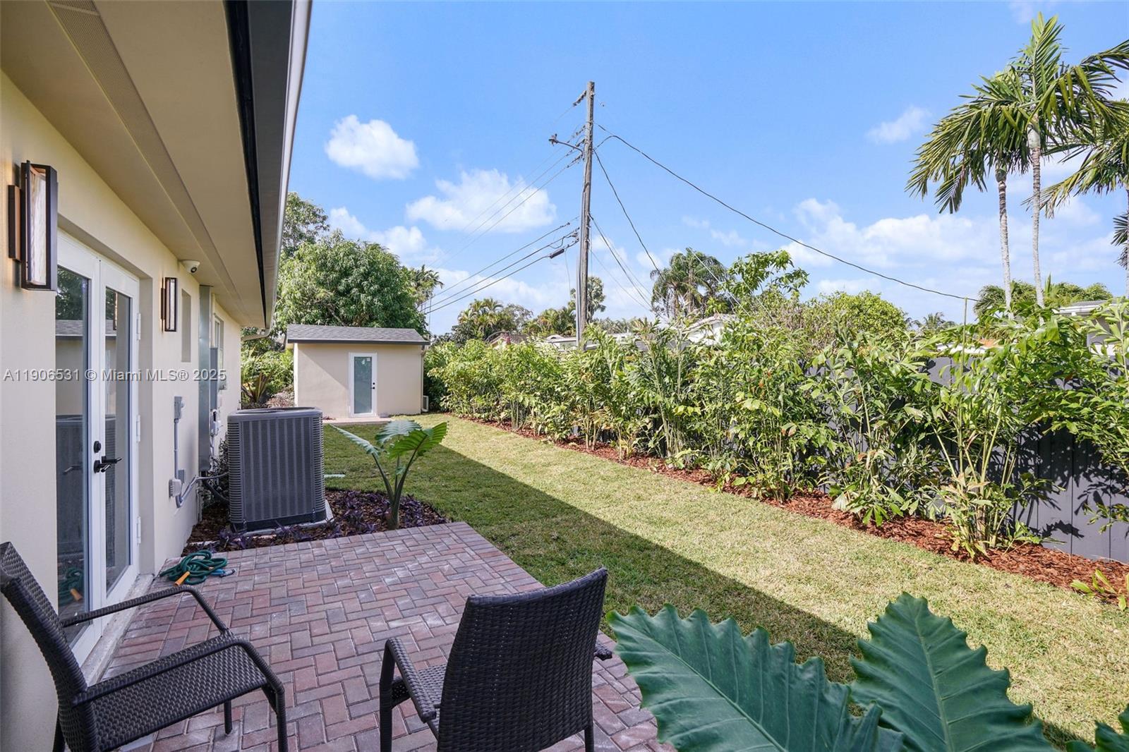 CHATEAU MANOR - Residential Lease