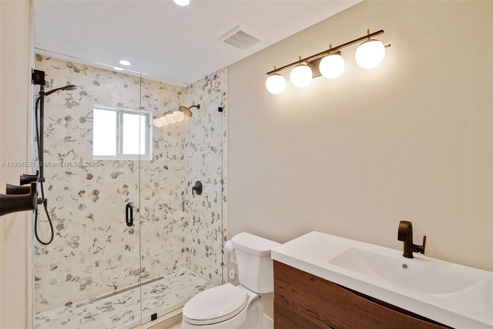 CHATEAU MANOR - Residential Lease