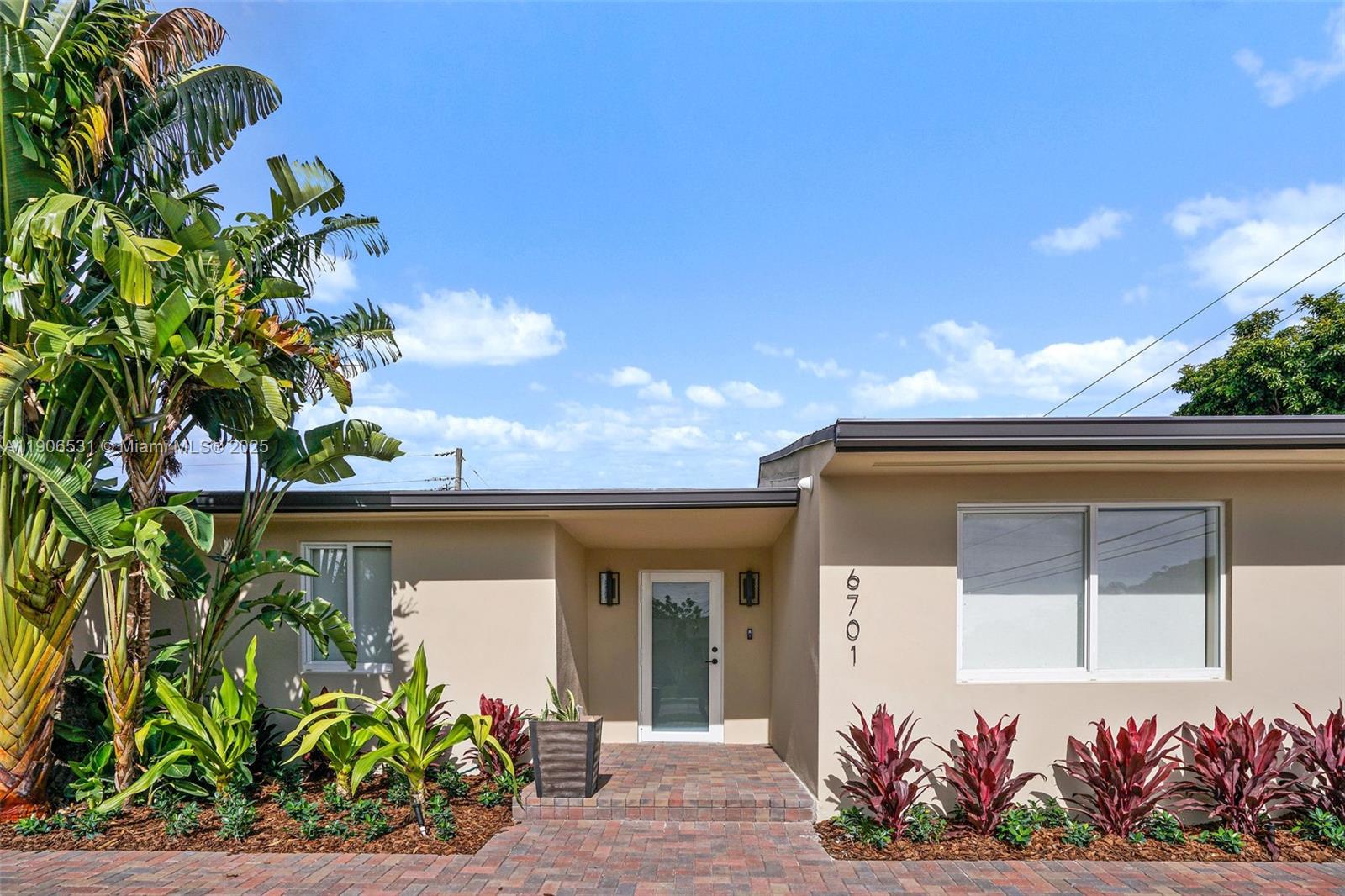 CHATEAU MANOR - Residential Lease