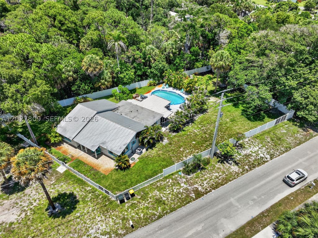 Photo of 1023 SE 7th St, Stuart, FL 34996 (MLS # A12027809)