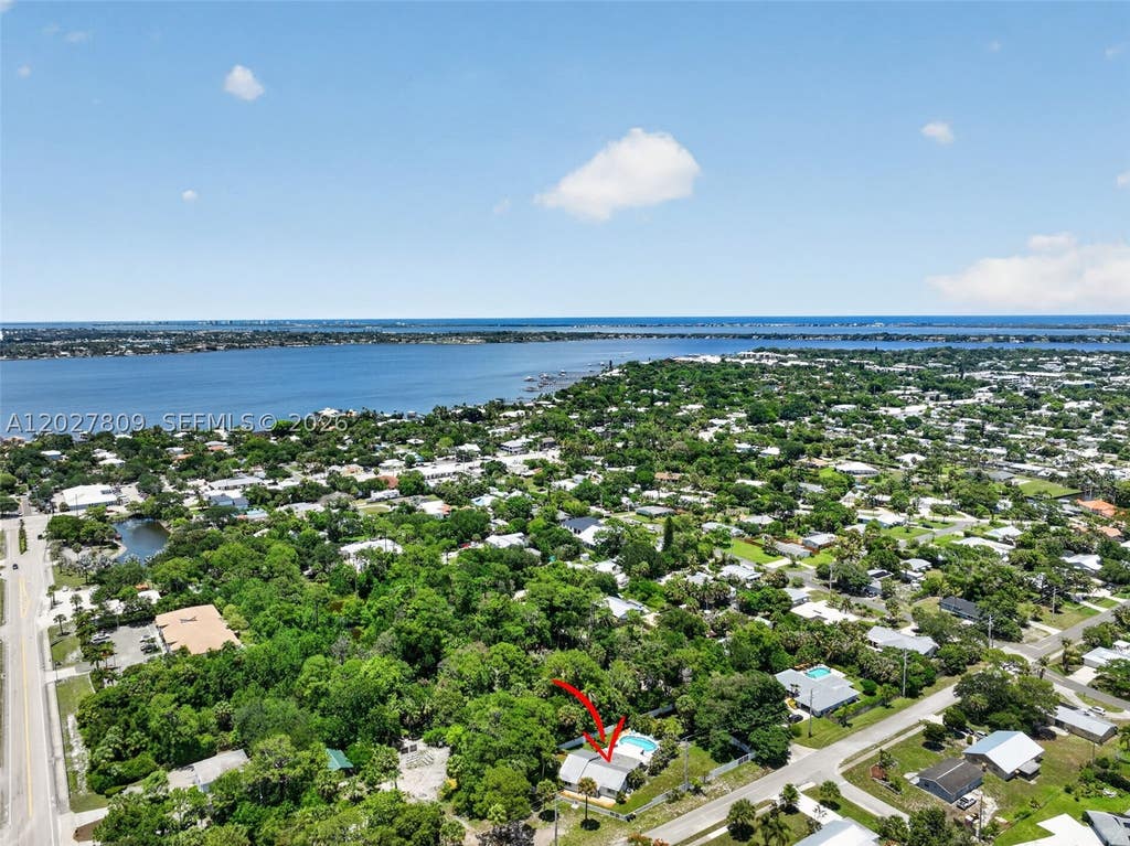 Photo of 1023 SE 7th St, Stuart, FL 34996 (MLS # A12027809)