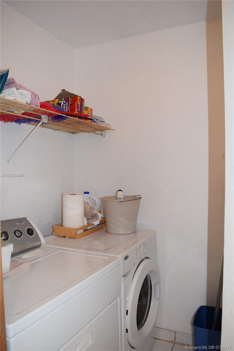 MANATEE CONDO - Residential Lease