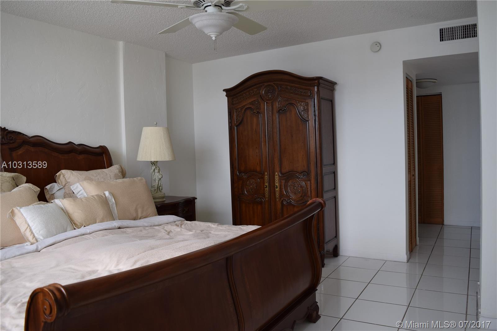 MANATEE CONDO - Residential Lease