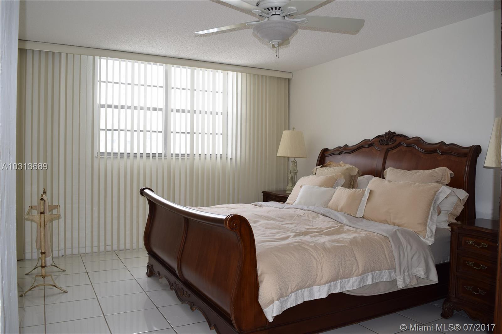 MANATEE CONDO - Residential Lease