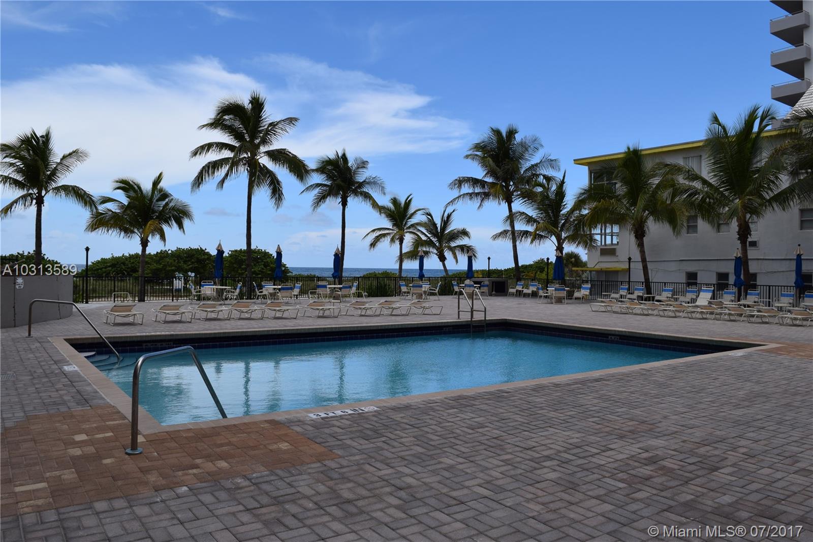 MANATEE CONDO - Residential Lease