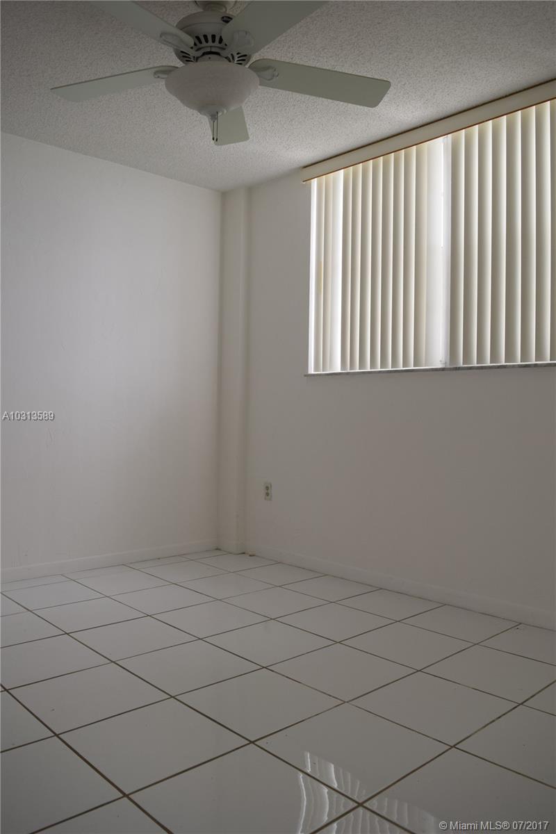 MANATEE CONDO - Residential Lease