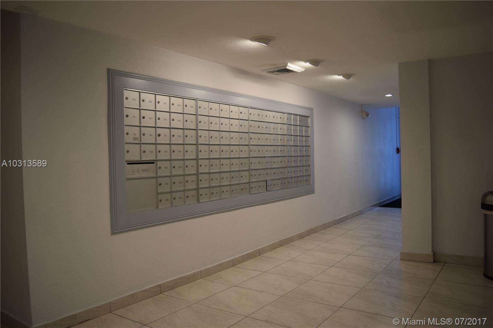 MANATEE CONDO - Residential Lease