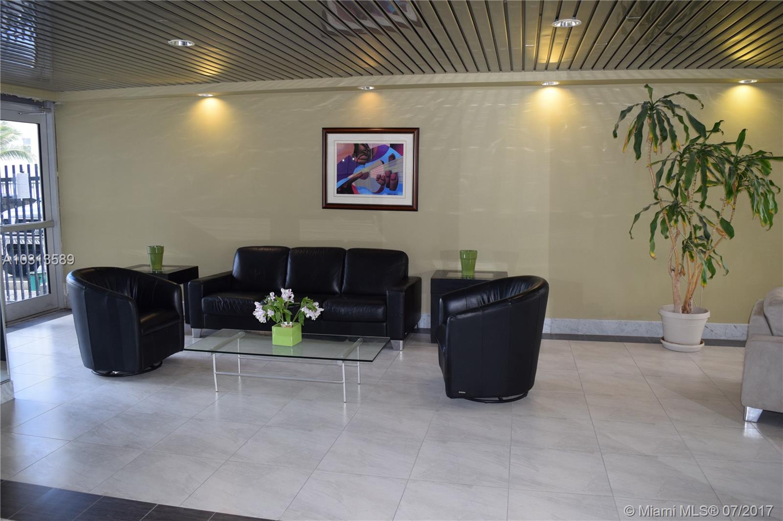 MANATEE CONDO - Residential Lease