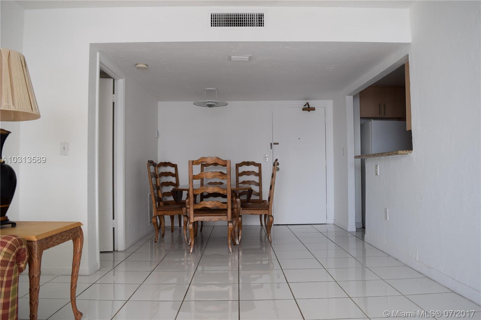 MANATEE CONDO - Residential Lease