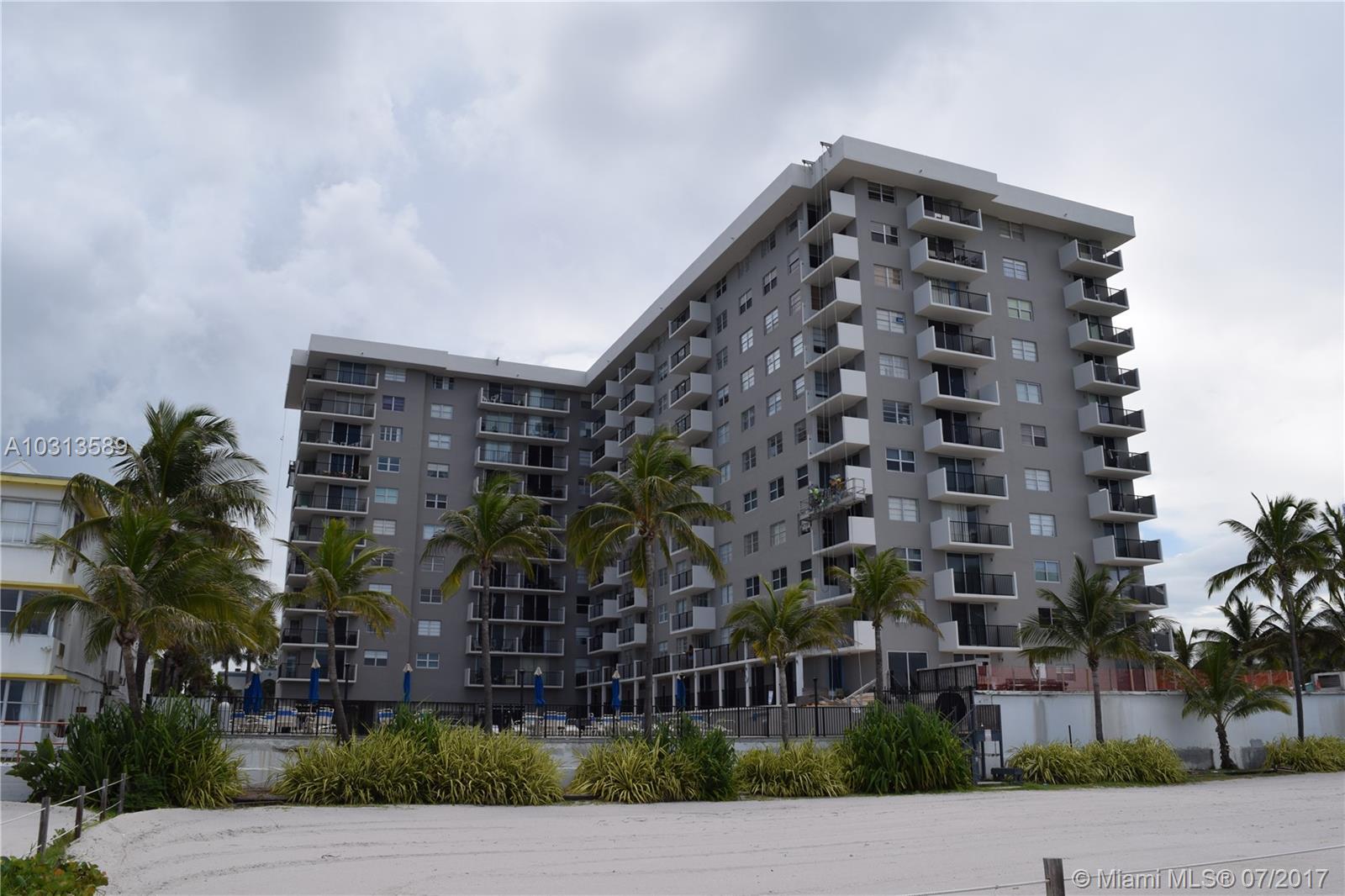 MANATEE CONDO - Residential Lease