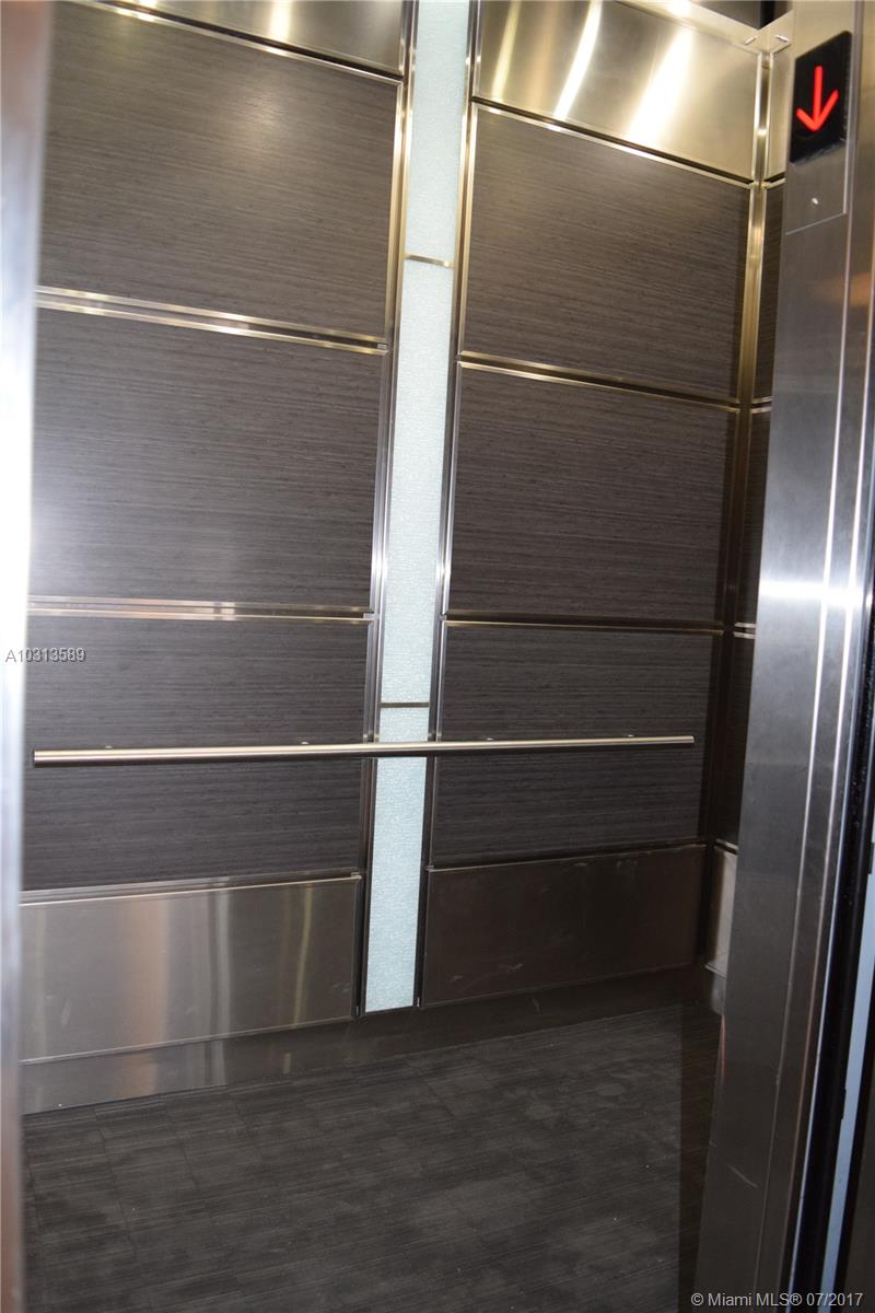 MANATEE CONDO - Residential Lease