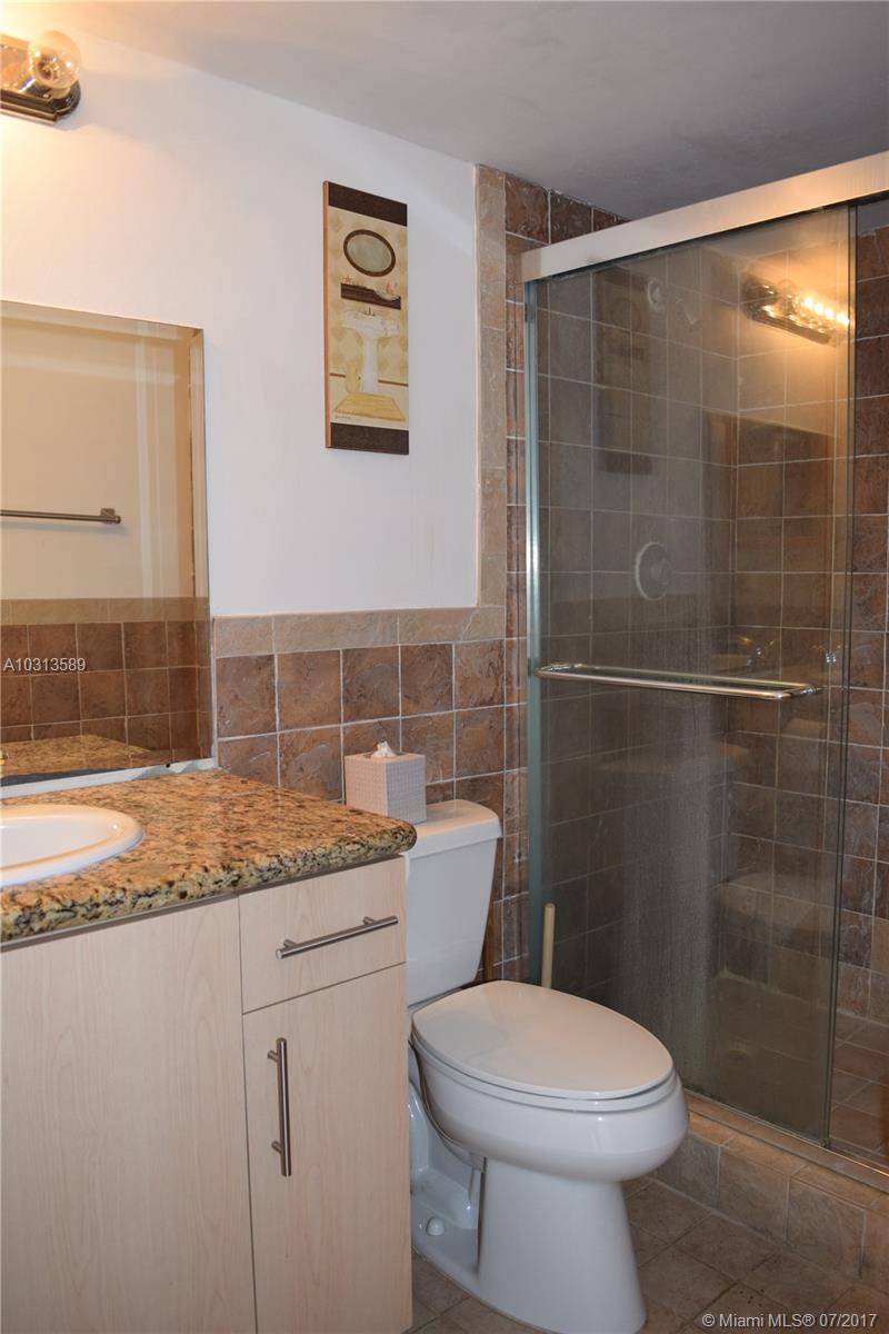 MANATEE CONDO - Residential Lease