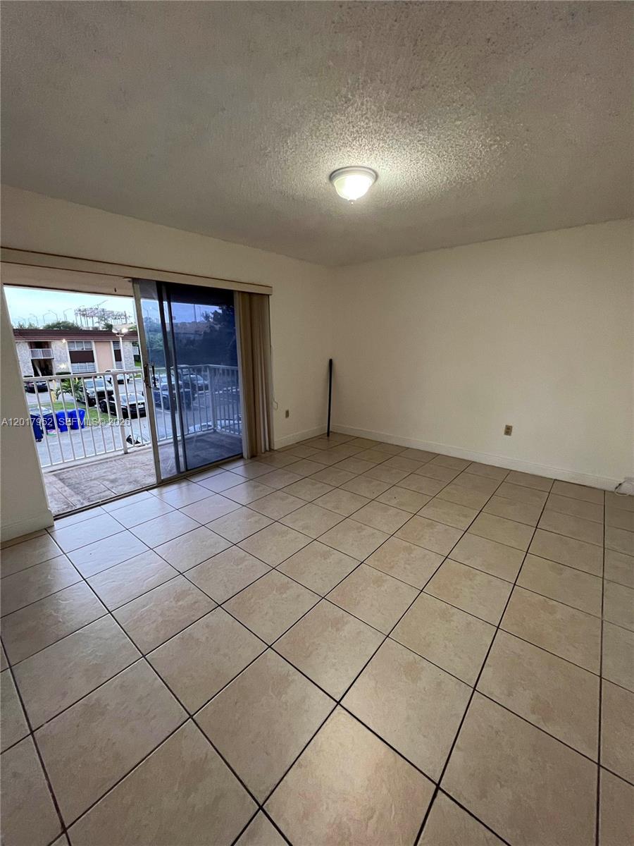 LAKEVIEW GARDENS CONDO - Residential