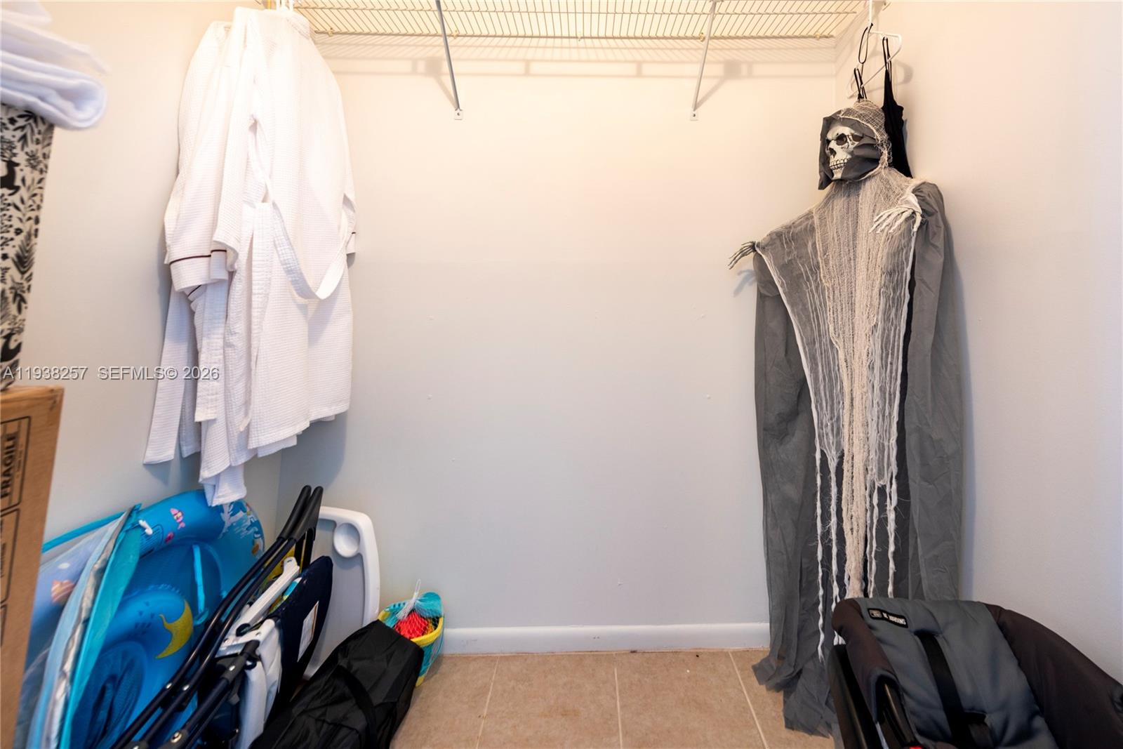 LAKES OF CARRIAGE HILLS - Residential