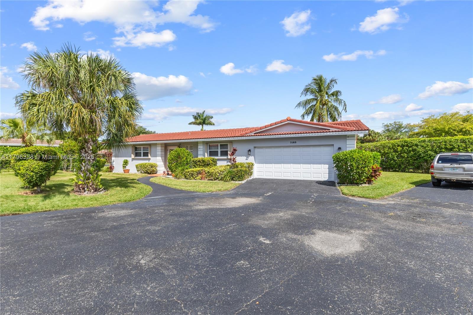 7185 E Tropical Way