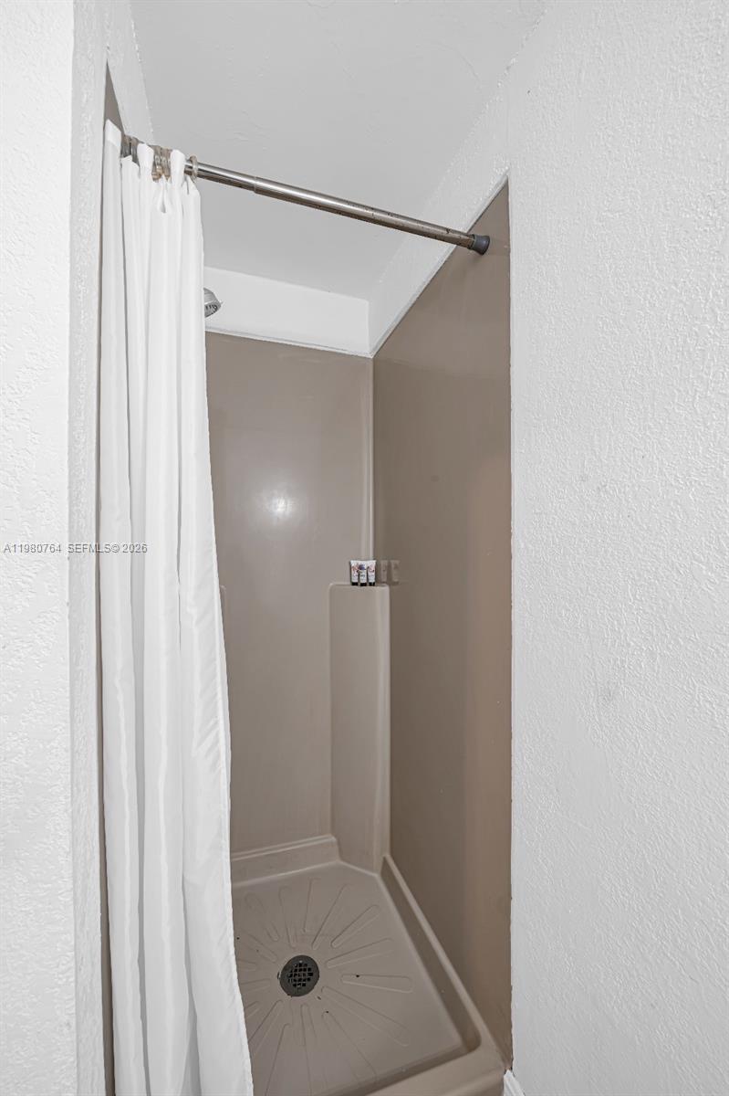 1ST WESTMORELAND ADDN - Residential Lease