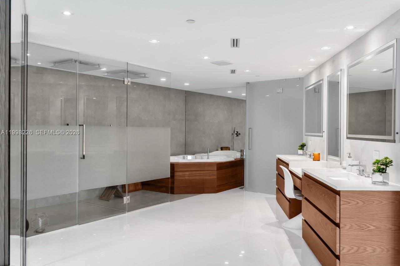 PORTOFINO TOWER CONDO - Residential Lease