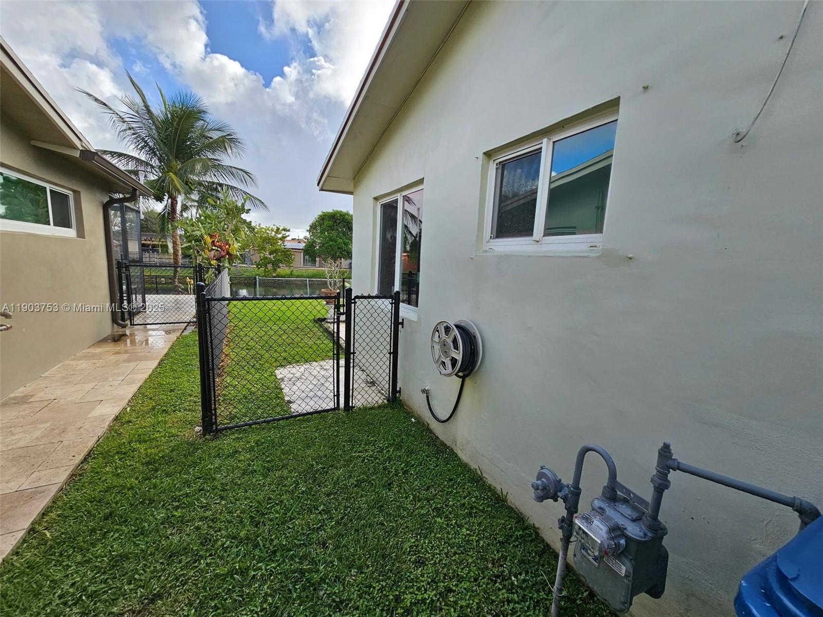 SUNRISE GOLF VILLAGE SEC - Residential