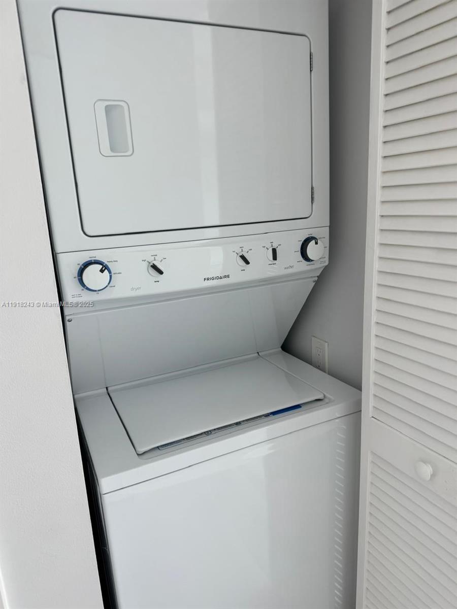 1300 PONCE CONDO - Residential Lease