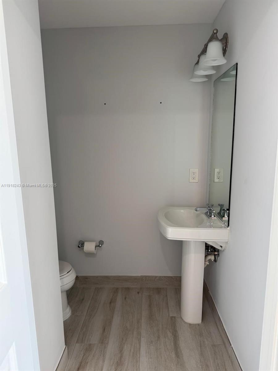 1300 PONCE CONDO - Residential Lease