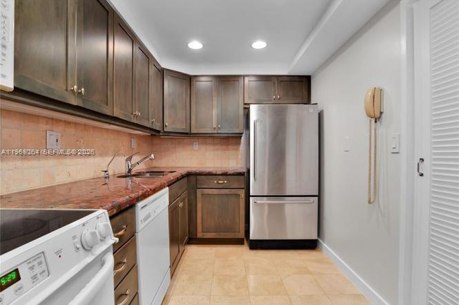 BRICKELL 25 CONDO - Residential