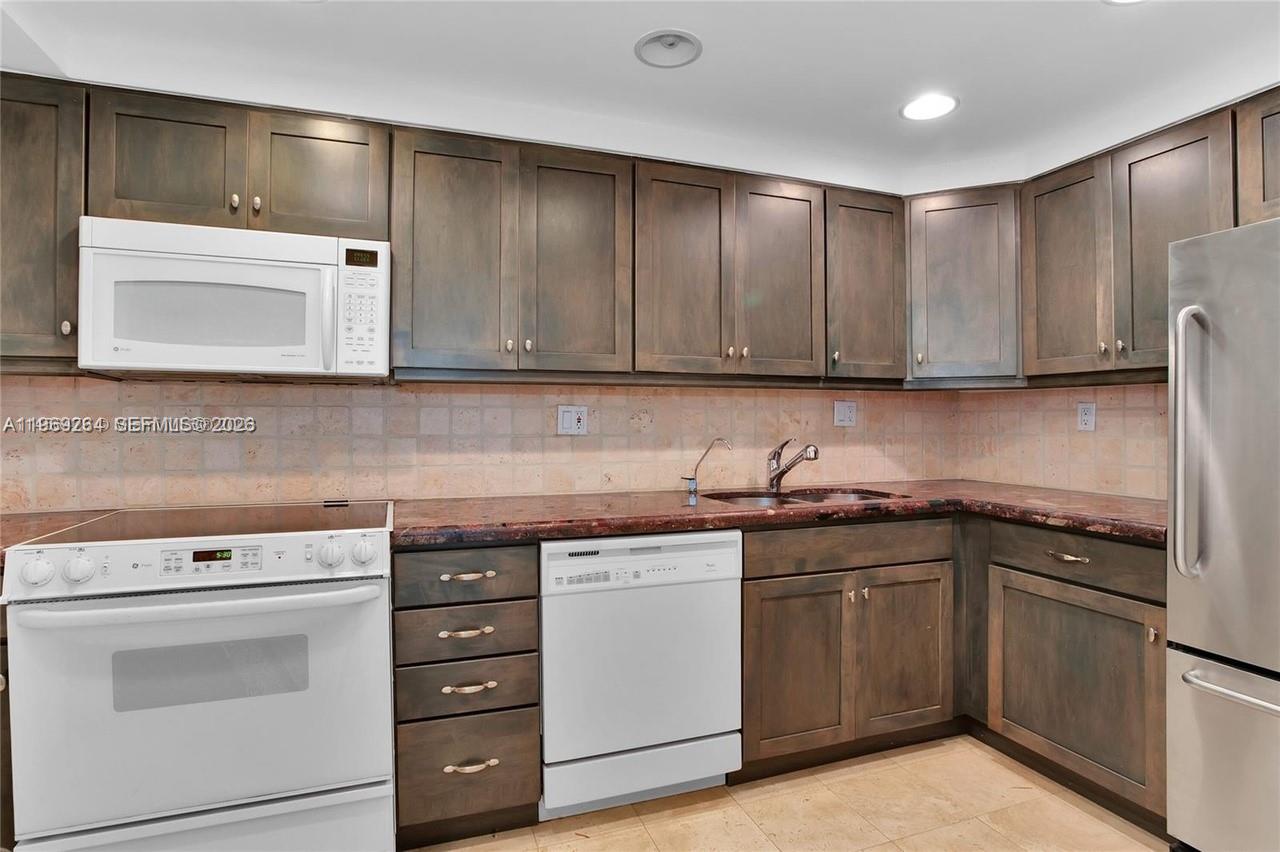 BRICKELL 25 CONDO - Residential