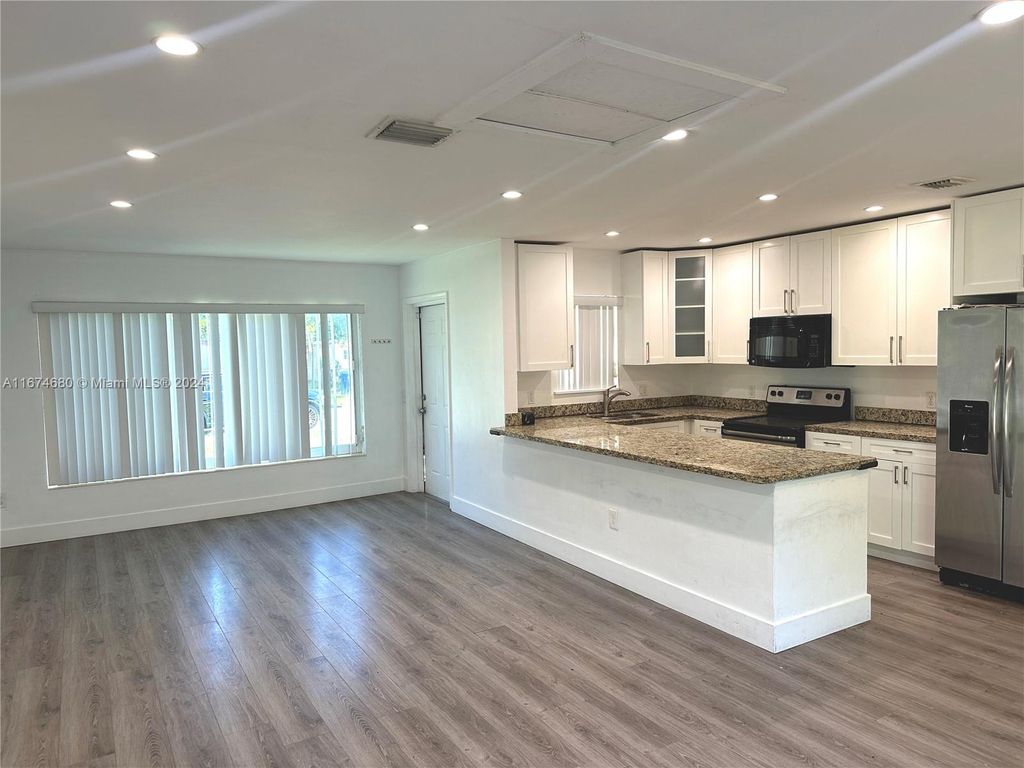 Photo of 2449 SW 7th St, Fort Lauderdale, FL 33312 (MLS # A11674680)