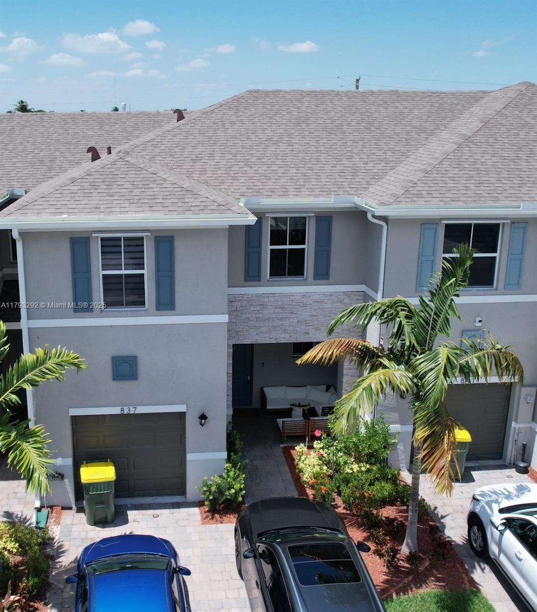 Property for Sale at 837 Se 16th Ct, Homestead, Miami-Dade County, Florida - Bedrooms: 3 
Bathrooms: 3  - $400,000