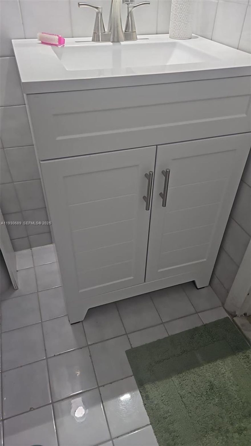 Spacious 2-bedroom condo available for rent in a quiet North Miami neighborhood.

Features:

2 bedrooms + den

Bright, open living spaces

Well-maintained unit

Convenient location close to shopping, schools, and major roads

 Location: North Miami
 Available: Immediately