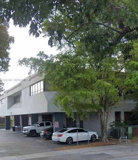 8900 SW 24th St Miami FL 33165