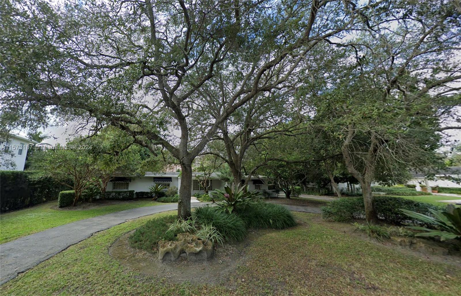 Photo 1 of 9310 Sw 70th Ave, Pinecrest, Florida, $1,649,000, Web #: 11573187