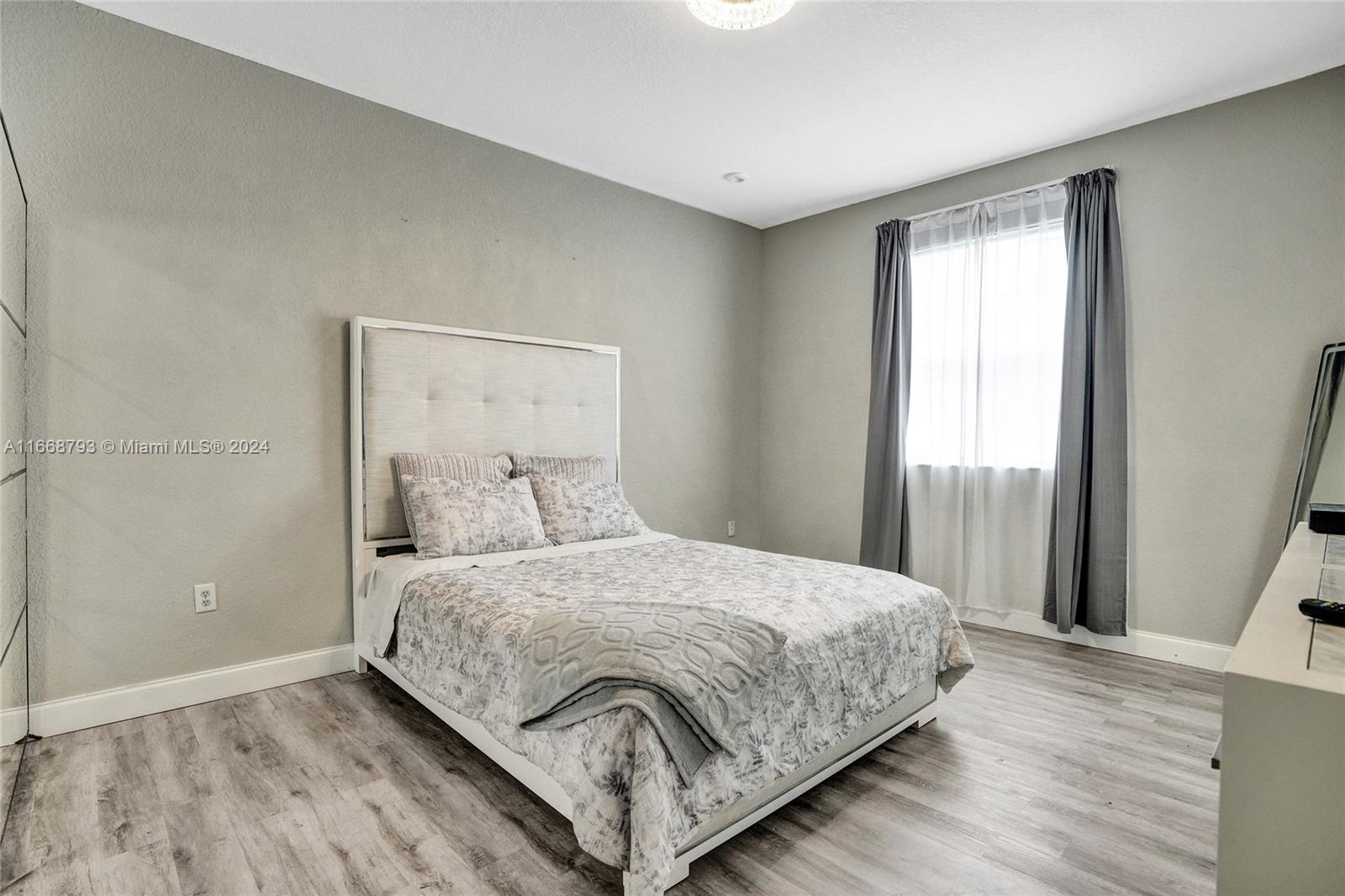 IVES DAIRY TOWNHOMES - Residential Lease