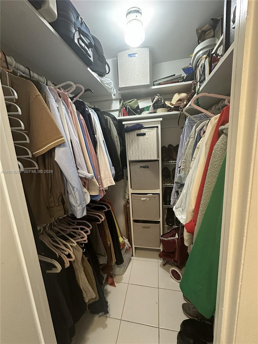 HARDING HALL CONDOMINIUM - Residential Lease