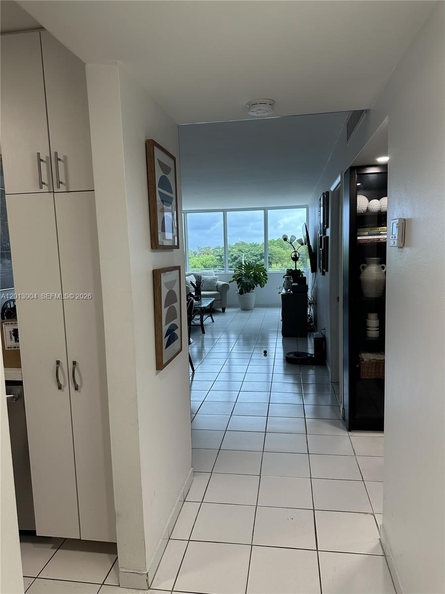 HARDING HALL CONDOMINIUM - Residential Lease